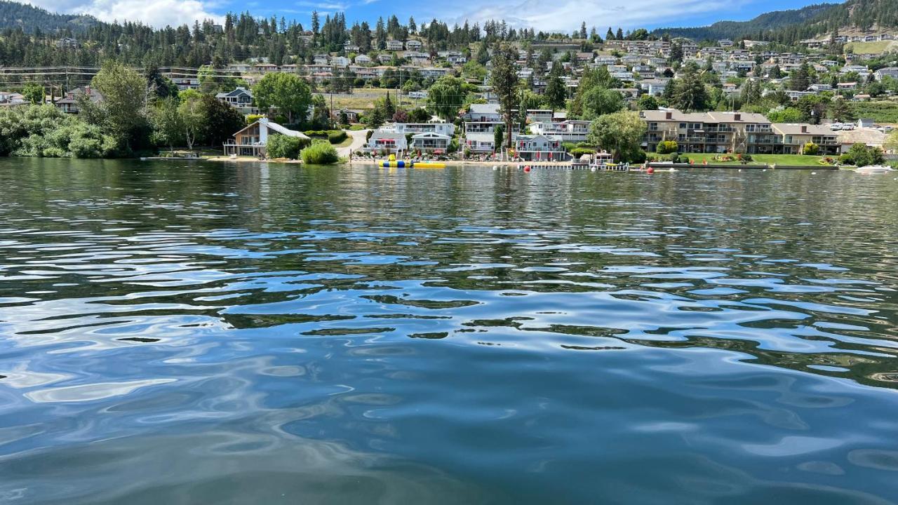 Davis Cove Resort Peachland Exterior photo