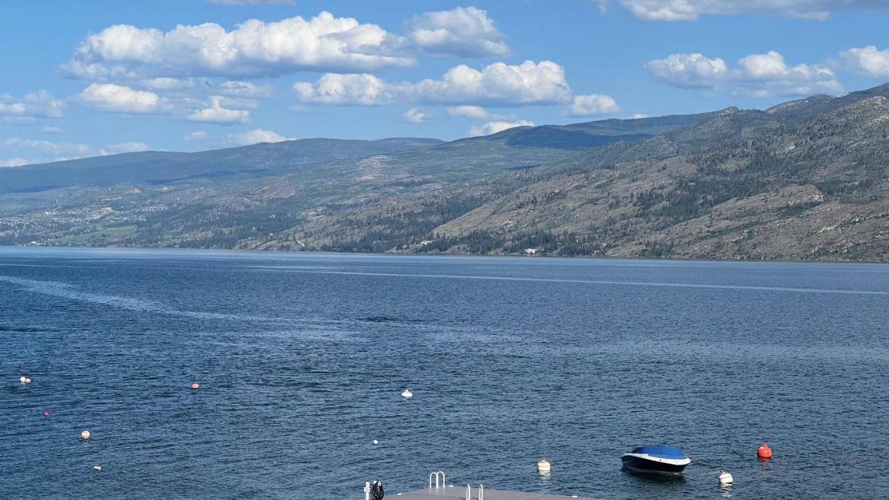 Davis Cove Resort Peachland Exterior photo