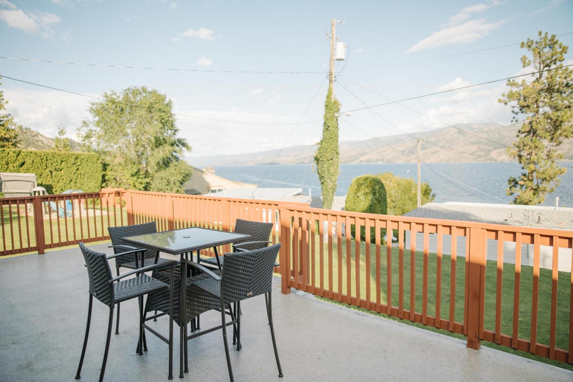 Davis Cove Resort Peachland Room photo